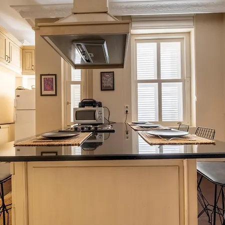 Cihangir With 3 Bedrooms And 2 Bathrooms Apartamento