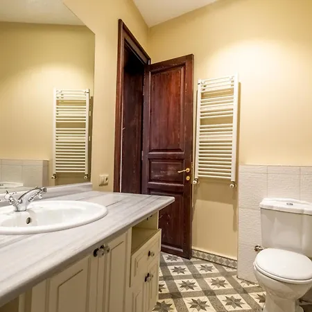 Apartamento Cihangir With 3 Bedrooms And 2 Bathrooms Estambul