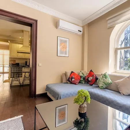 Lägenhet Cihangir With 3 Bedrooms And 2 Bathrooms *