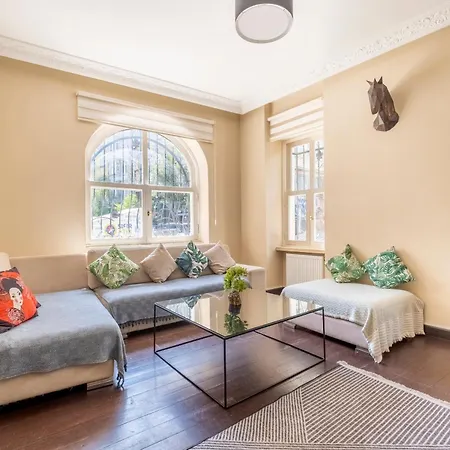 Cihangir With 3 Bedrooms And 2 Bathrooms * Istanbul
