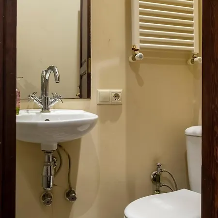 Cihangir With 3 Bedrooms And 2 Bathrooms * Istanbul