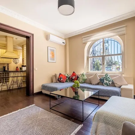 Cihangir With 3 Bedrooms And 2 Bathrooms Lägenhet Istanbul