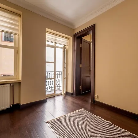 Lägenhet Cihangir With 3 Bedrooms And 2 Bathrooms *