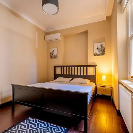 Lägenhet Cihangir With 3 Bedrooms And 2 Bathrooms *