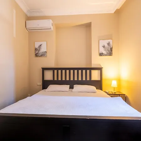 Cihangir With 3 Bedrooms And 2 Bathrooms Lägenhet